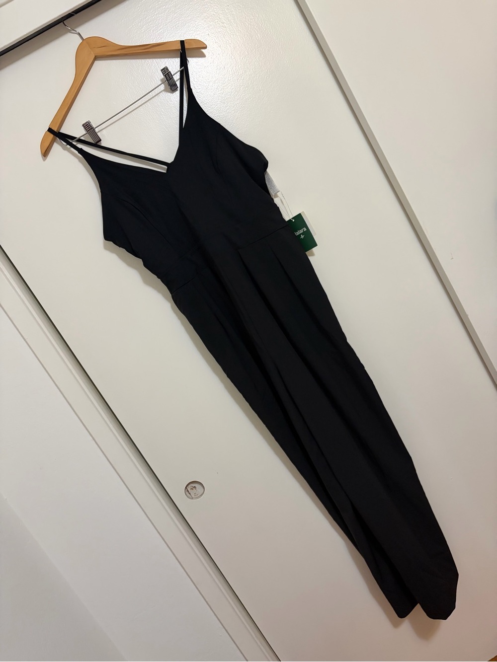 HALARA Breezeful Backless Side Invisible Zipper Pocket Wide Leg Jumpsuit - Picture 9 of 11